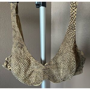 GUC- Victoria's Secret Tan Reptile-Inspired Underwire Bra